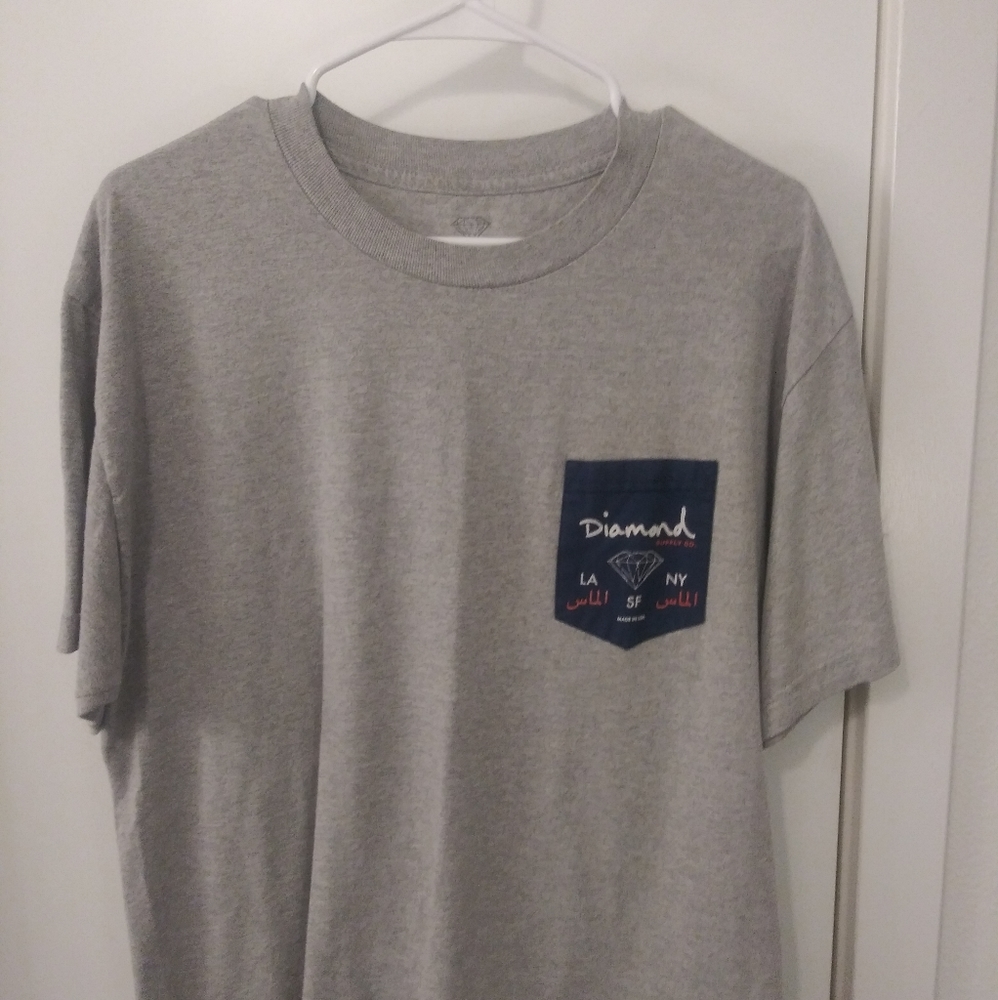*NWOT* DSC pocket tee (Mens LG)